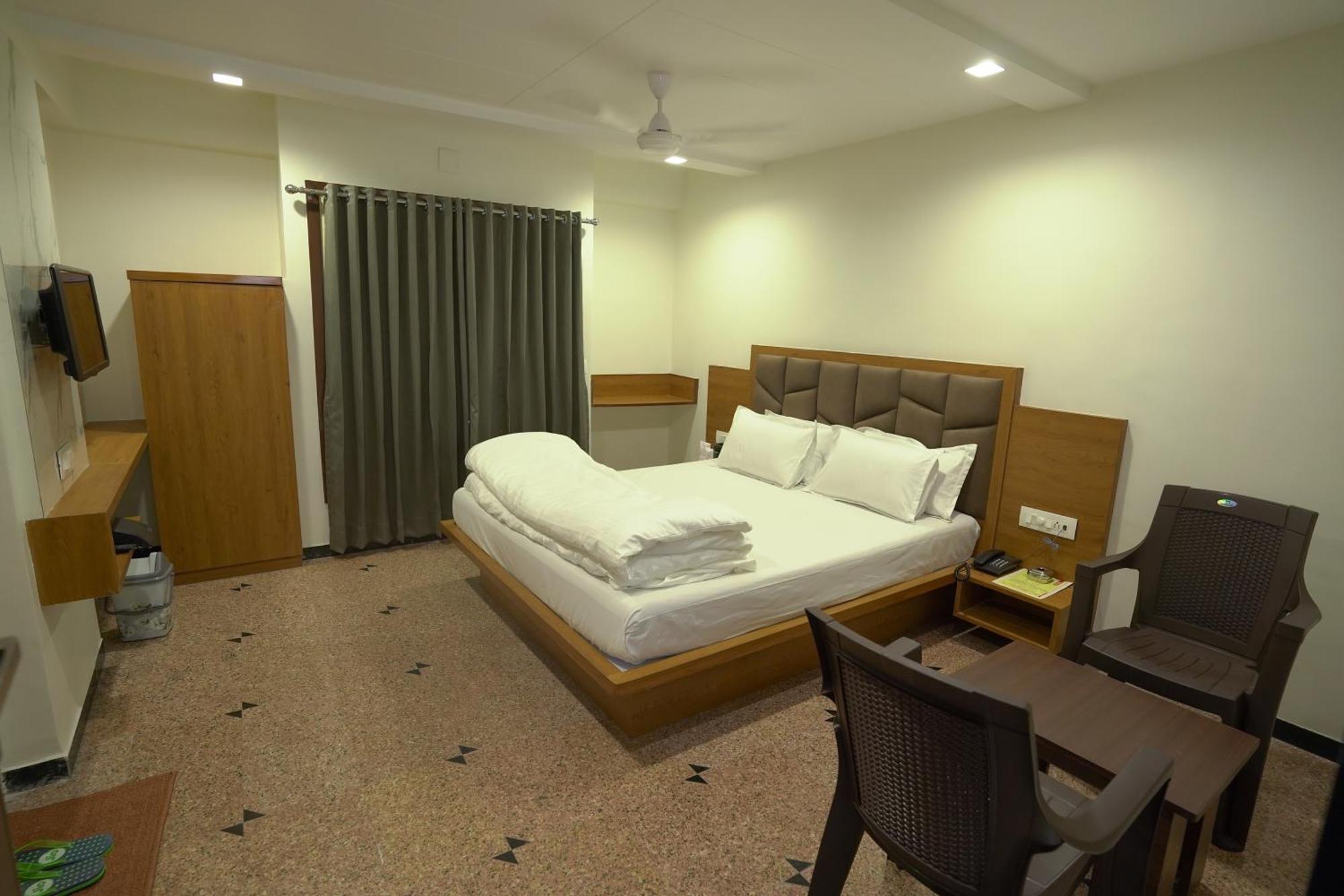 Hotel Shertown Αχμπανταμπάντ Εξωτερικό φωτογραφία